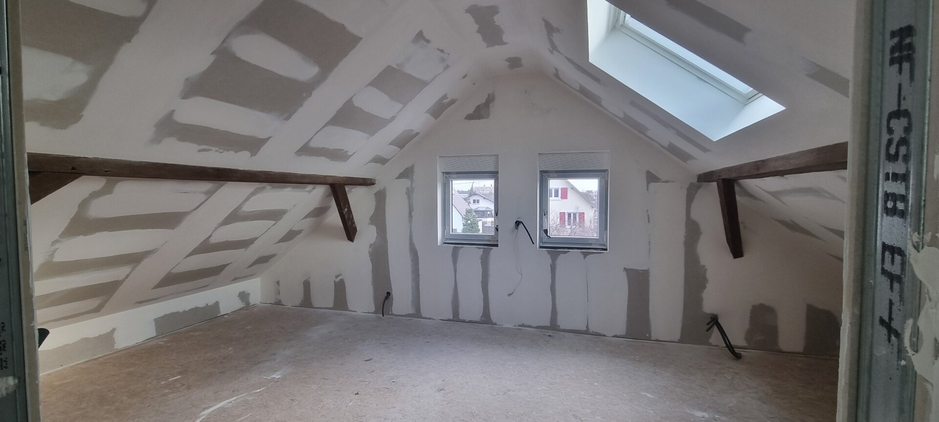Pièce sous combles à Gambsheim avant mise en peinture