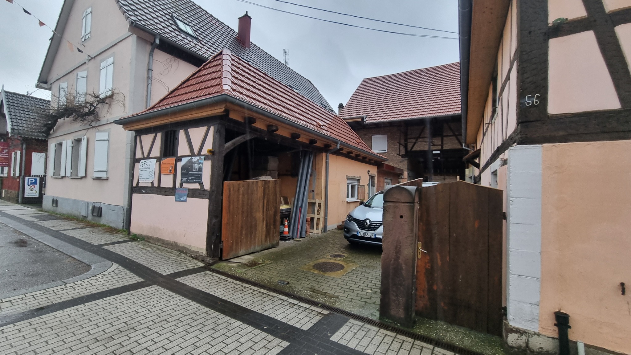 Maison alsacienne avant le ravalement à Hoerdt